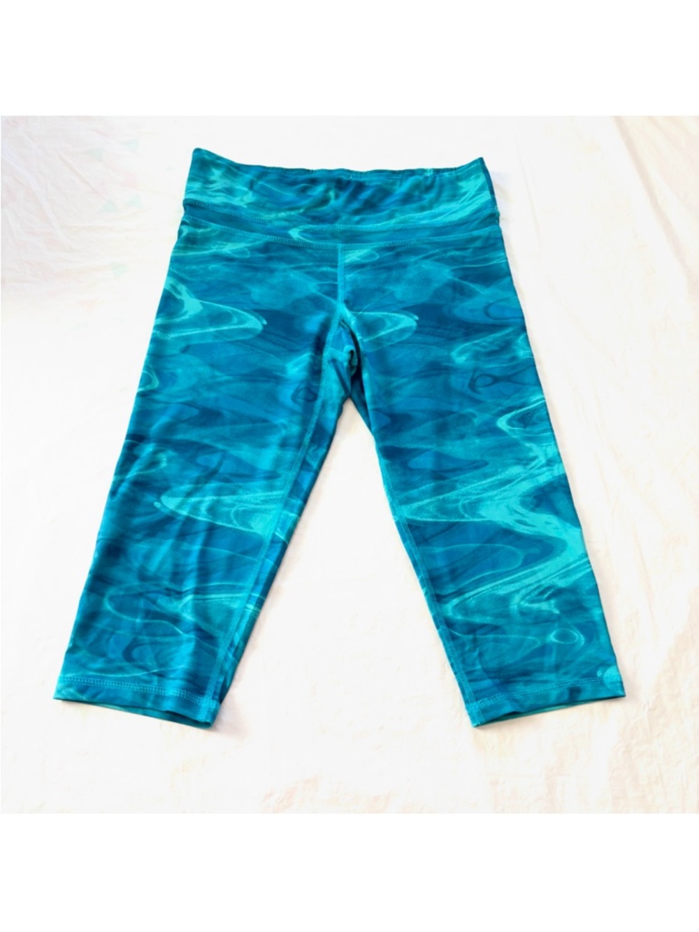 NWOT GAIAM Blue Splash Swirl Capri Leggings High Waist Activewear SZ M - Picture 3 of 9